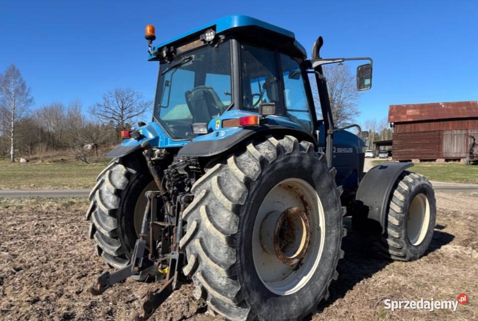 Ciągnik Holland 8770 z napędem na cztery koła Warszawa