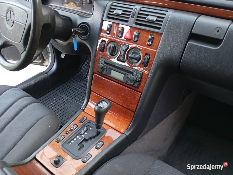 Mercedes E290 98 światła przeciwmgielne Klasa E Legionowo
