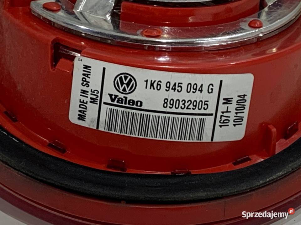 LAMPA TYŁ PRAWA WEWNĘTRZNA VW GOLF V 1K6945094G osobowe