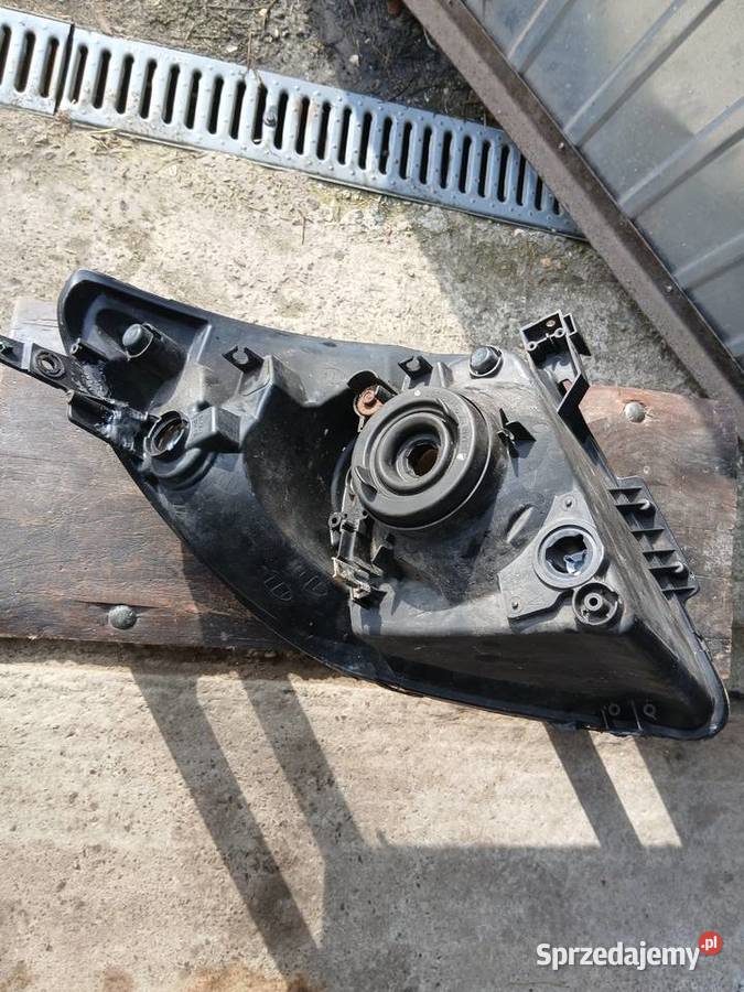 Reflektor lampa prawy przód suzuki Swift Zwoleń sprzedam
