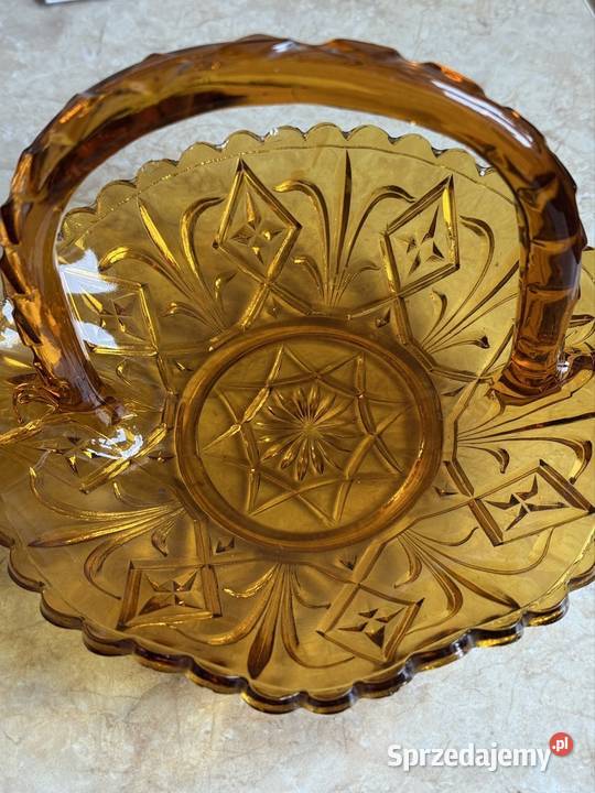 Szklany koszyczek na łakocie