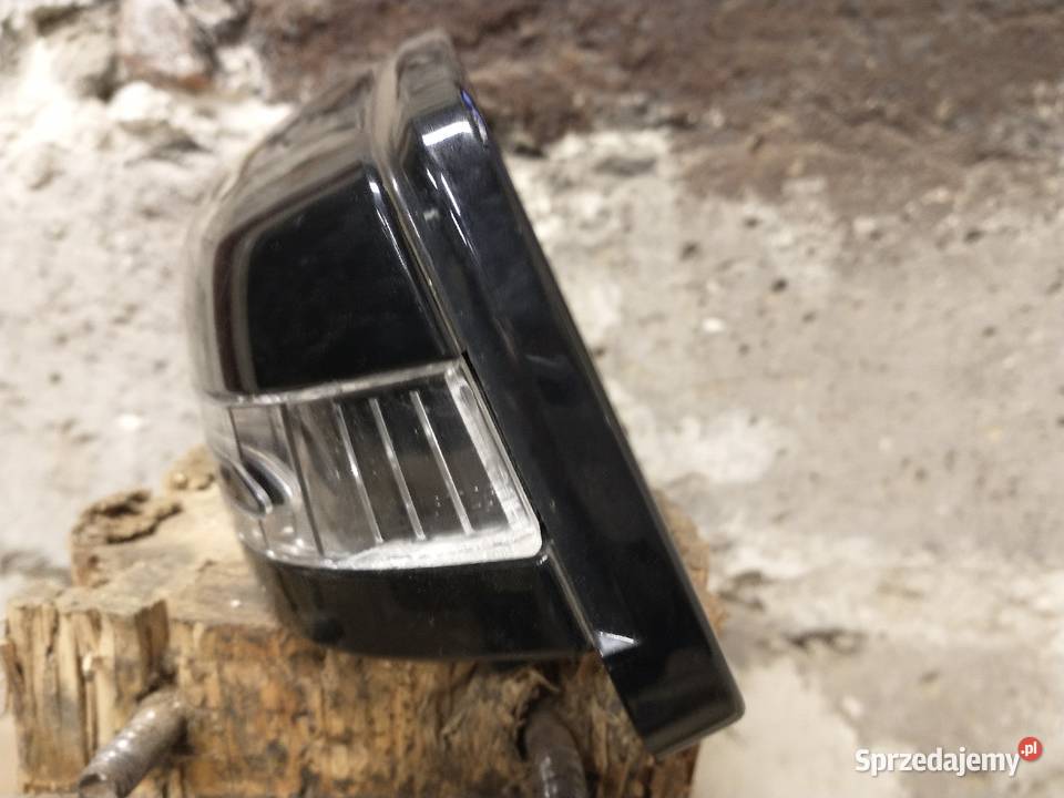 Obudowa lewego lusterka lewa czarna Mercedes Karoseria Nowy Sącz