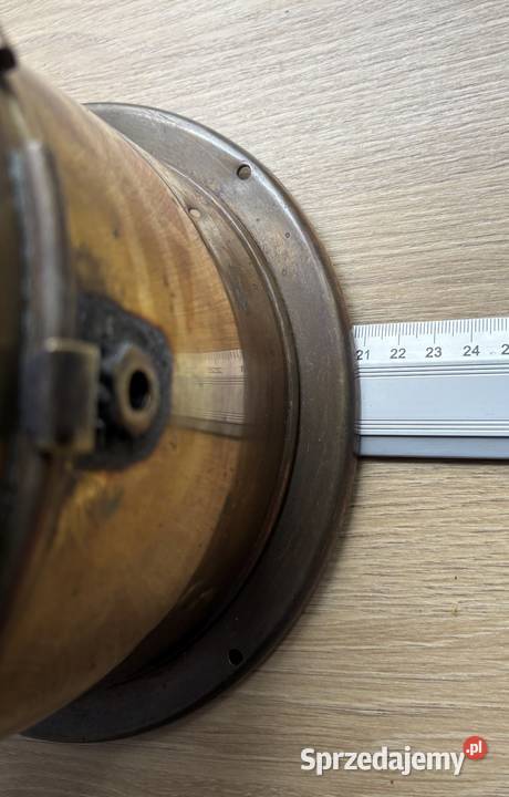 Stary mosiężny kompas kardanowy binnacle morski