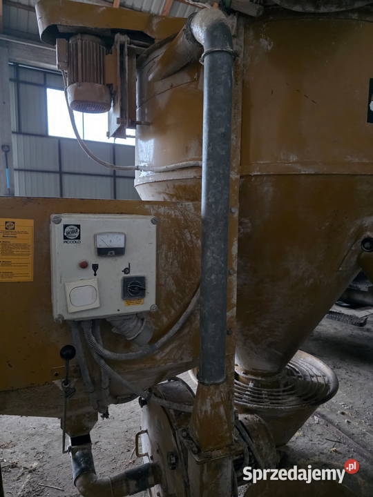 Mieszalnik pasz ze śrutownikiem Zbuczyn sprzedam