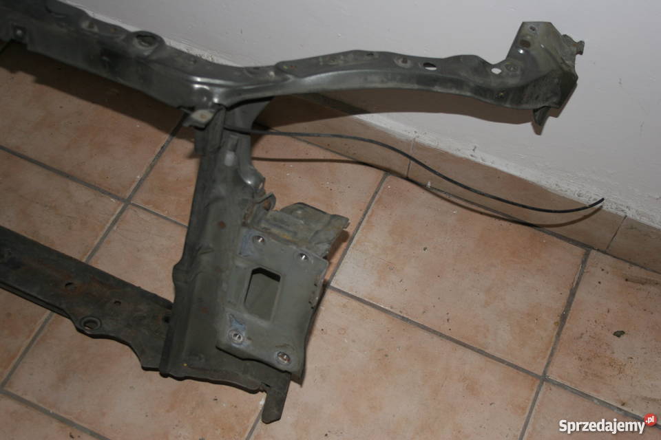 PAS PRZEDNI Toyota corolla kombi E12 14 D4D 90 Rok produkcji 2006 pomorskie sprzedam