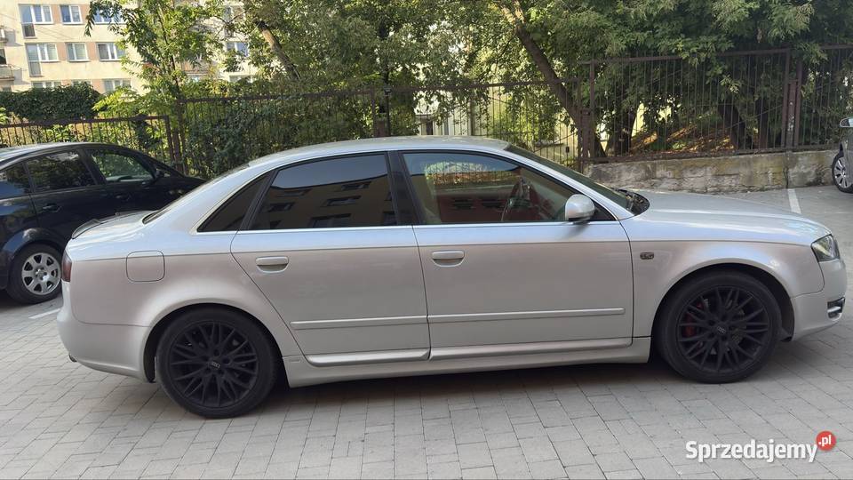 AUDI a4b7 20T QUATTRO Radom