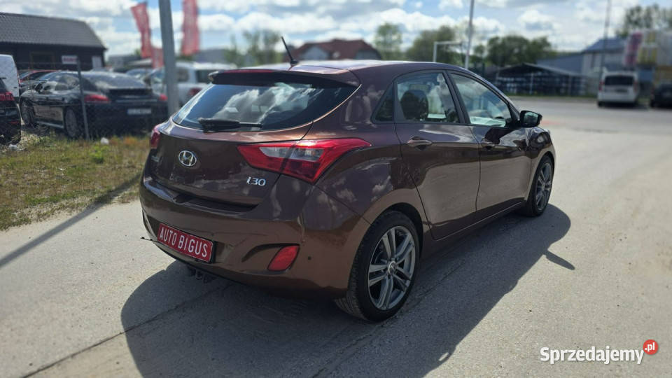 Hyundai i30 14 Crdi ekonomiczny Ledy II 2012 lakier metallic Lębork
