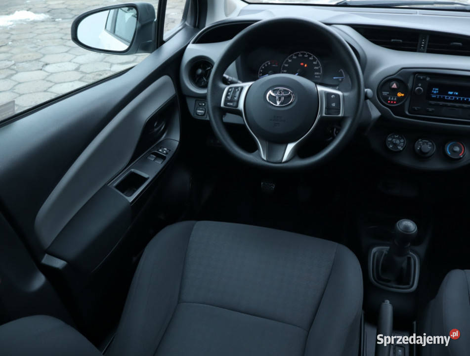 Toyota Yaris 10 VVTi gniazdo USB