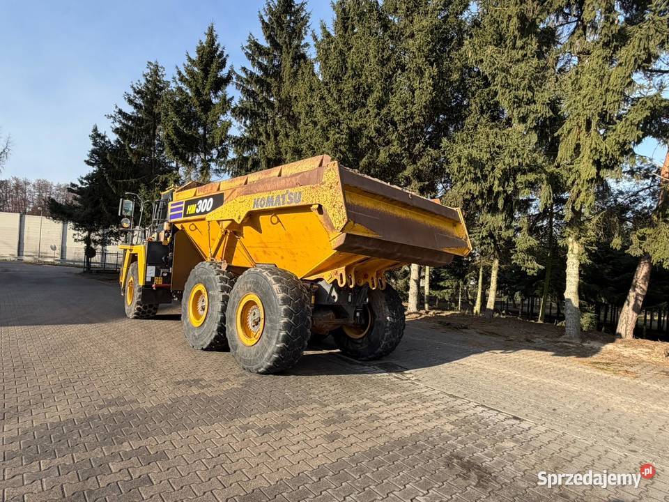 Wynajem wozidła Komatsu 30 ton HM300