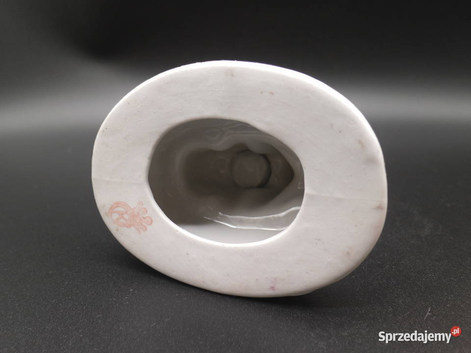 Porcelanowy świecznik ozdobiony różowymi różami wielkopolskie Raszków