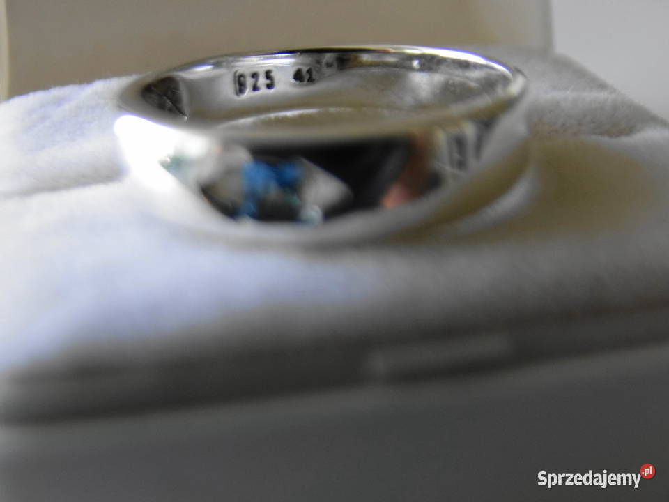 Śliczny pierścionek srebro i błękitna cyrkonia Warszawa
