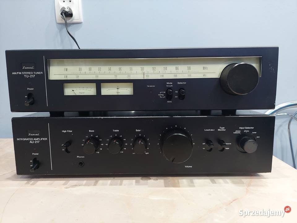 Sansui AU-217 Amplifier and Sansui TU-217 AM/FM Stereo Tuner
