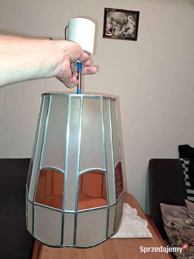 Witrażowa lampa wiszaca z 1956 roku firmy Lampy Lubań