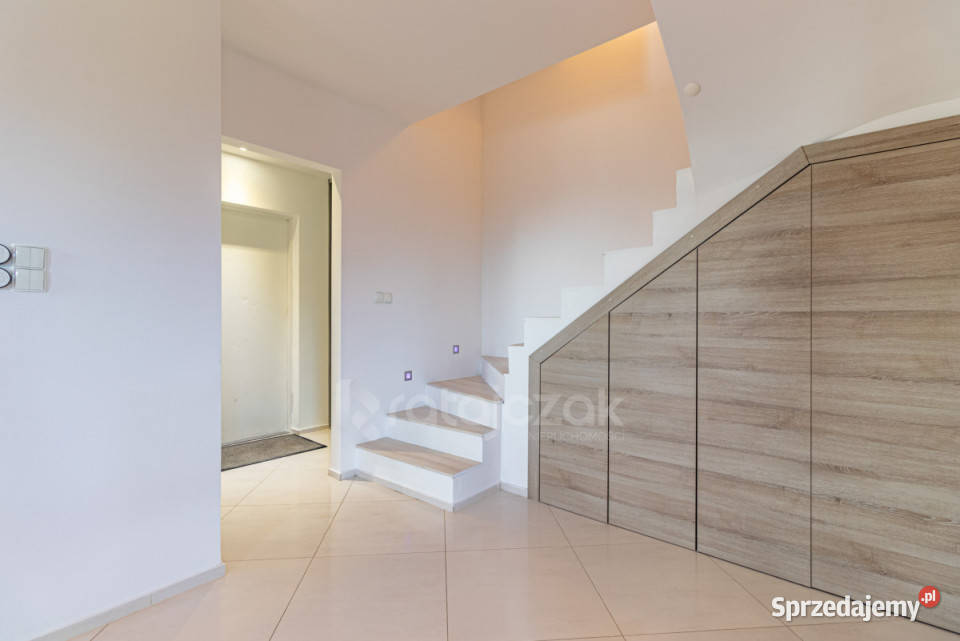 sprzedaży mieszkania 8146m2 4 pokojowe Kosakowo