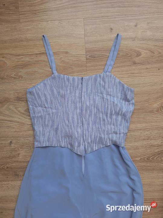 Śliczna elegancka długa wieczorowa suknia lila