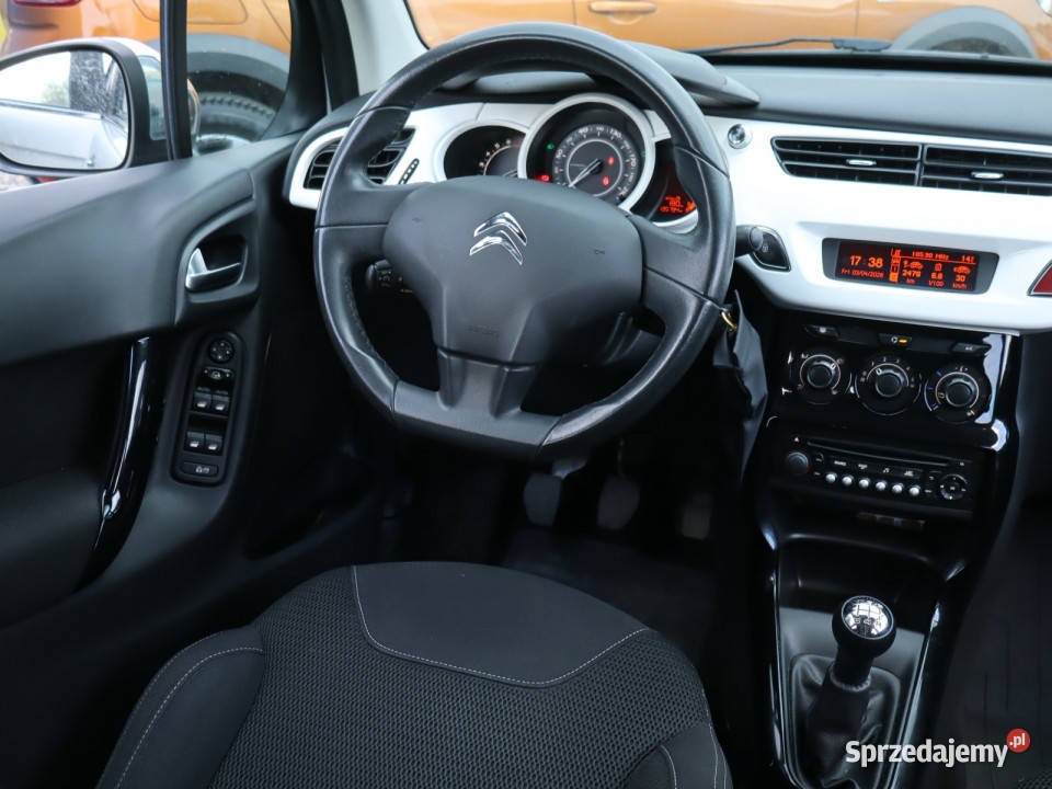 Citroen C3 10 VTi srebrny