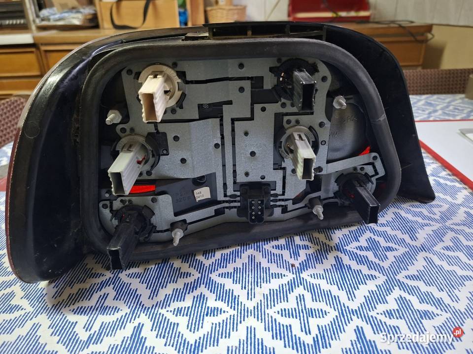 Lampa prawy tył bmw e38 1996 osobowe Chełm