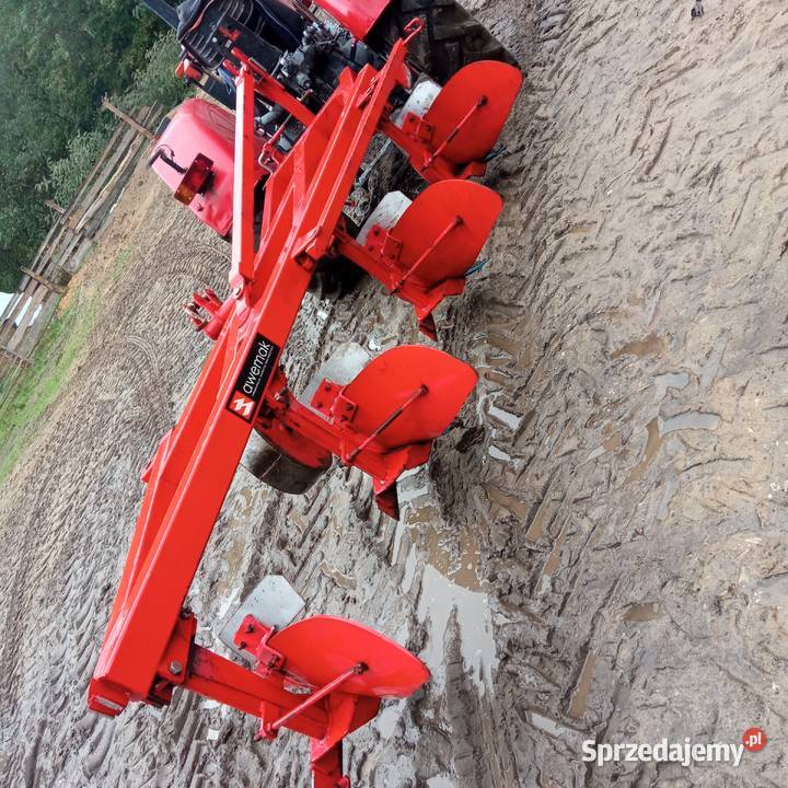 Pług 4 skibowy Awemak 4x40 Paradyż