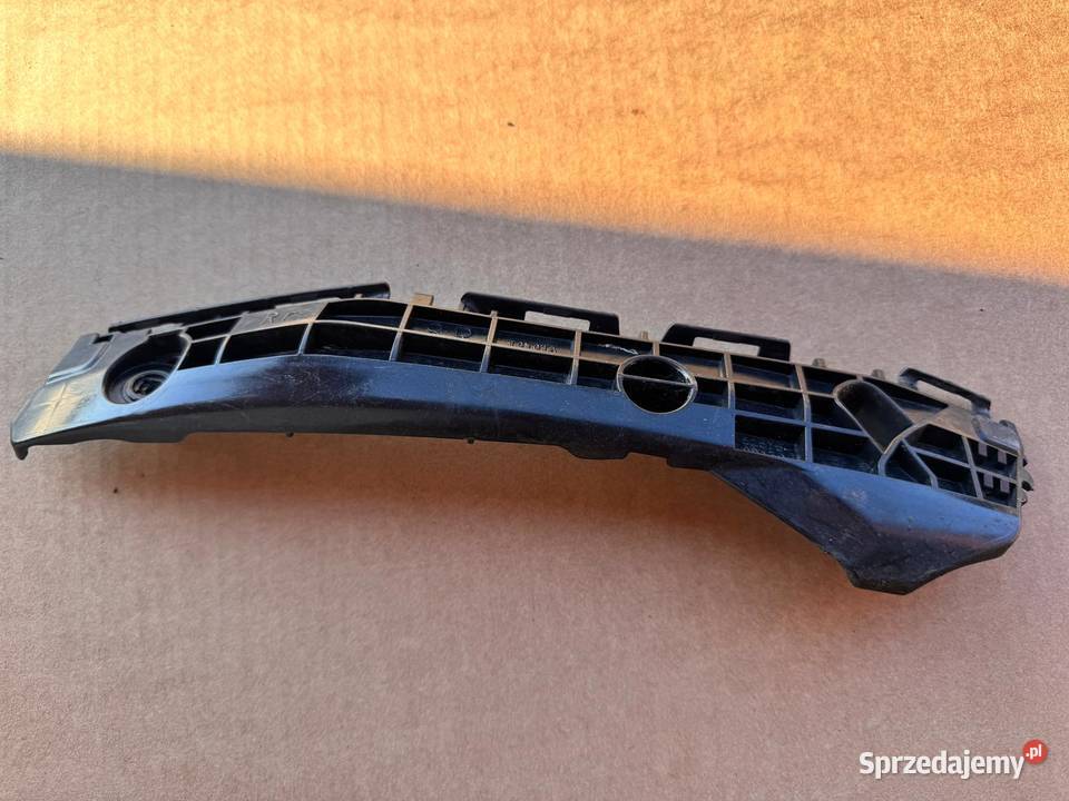 Ślizg zderzaka prawy tył Toyota Yaris III 1120 małopolskie Brzesko