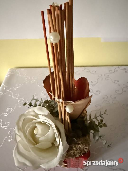 Kompozycja Kwiatowa w Ceramicznej Donicy Rojek Kompozycje kwiatowe