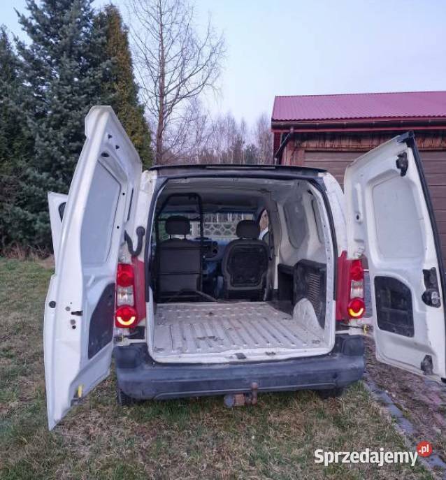 Syndyk sprzeda Citroena Berlingo o rej TLW TM10 Komparzów
