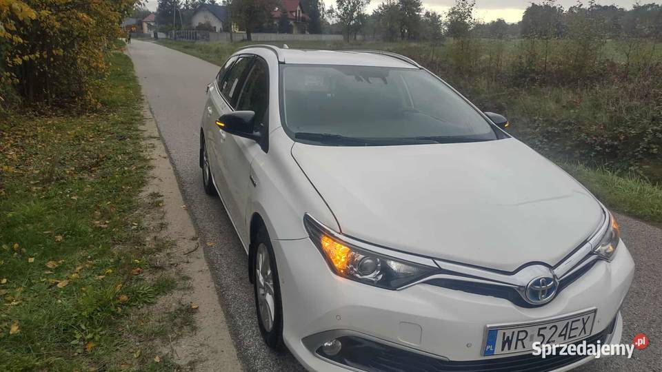 Toyota Auris hybrid 18 gaz Radom