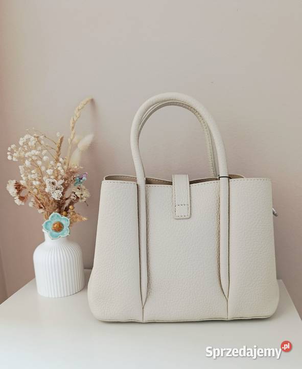 Torebka damska beżowa elegancka na spotkania z 17cm