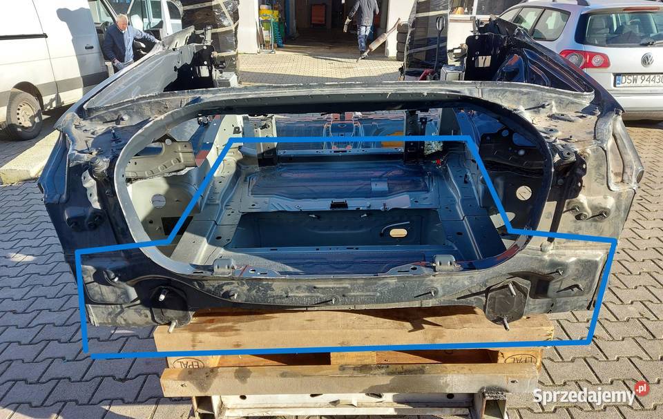 BMW G23 M440i Cabrio Podłoga bagażnika wanna C27 sprzedam