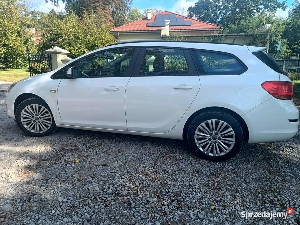 Opel Astra j Sport Tourer 17 cdti HAK elektryczne szyby Astra