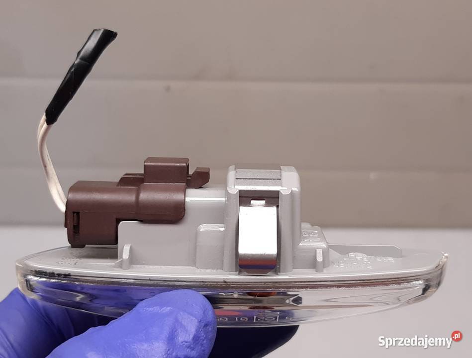 KIERUNKOWSKAZ MIGACZ PEUGEOT 207 3008 308 5008 Karoseria Mielęcin sprzedam