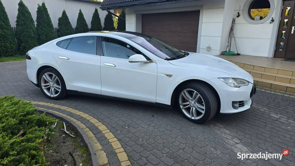 Tesla Model S Darmowe Ładowanie SC01 0cm3 Karczew