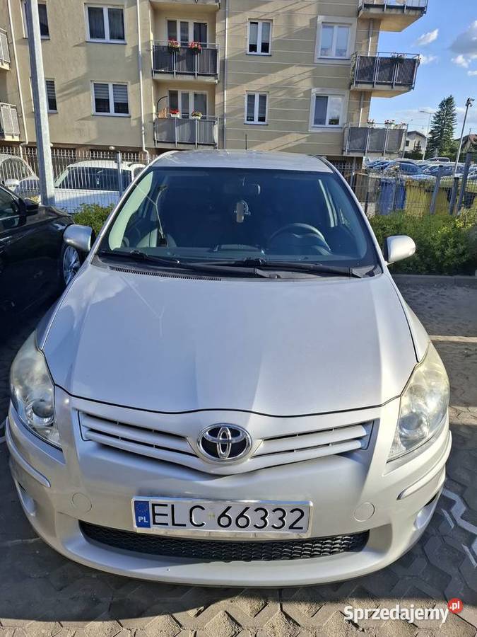 Sprzedam Toyota auris 2010 polift bogata wersja Łowicz
