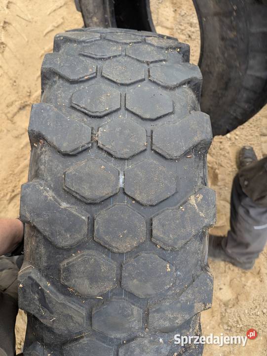 Opona 14520 R20 do ładowarki 18 warstwowa 4 Stężyca