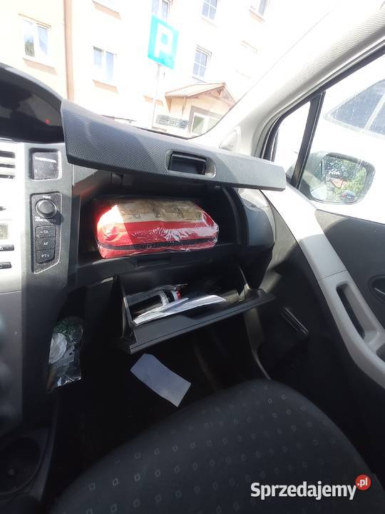 Toyota Yaris 10 Terra gniazdo USB Zielona Góra