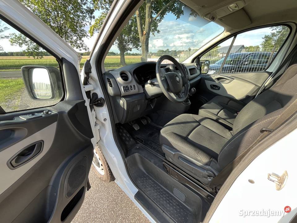Renault Trafić Long 2016r Klima drzwi odsuwane