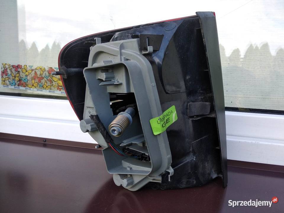 VW Fox lampa tył tylna prawa wkład oprawka Sieradz