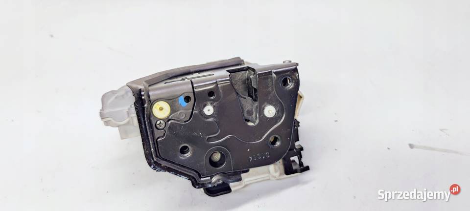 ZAMEK DRZWI LEWY TYŁ AUDI A6 C7 Q3 4G0839015 Przystajń