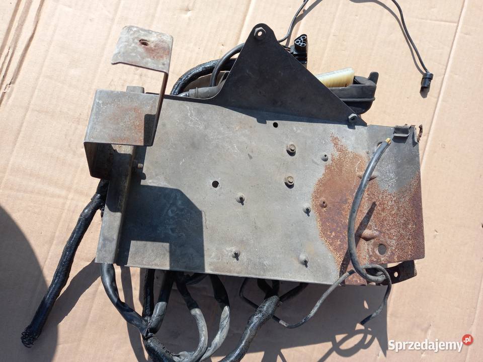 Mercedes W108 W109 V8 regulator napięcia Bukownica