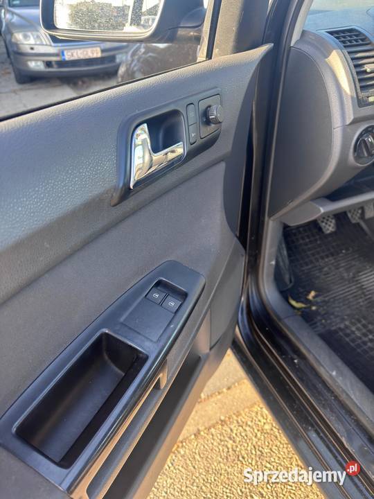 Volkswagen Polo IV 12 POLO BENZYNA 2003