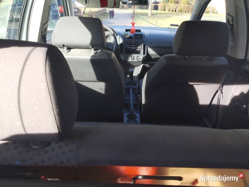 Sprzedam Volkswagen polo 12 12V 65 2003 posiada Kraków sprzedam