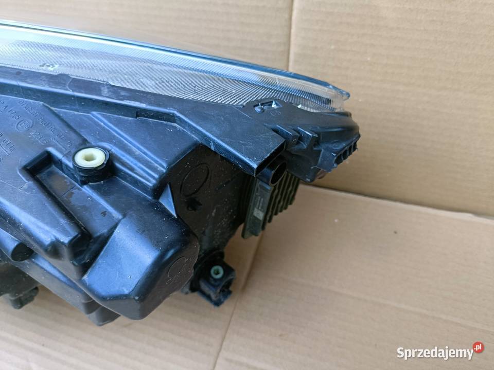 Ford OE LV4B13E016AH reflektor lampa prawa kuga Drezdenko