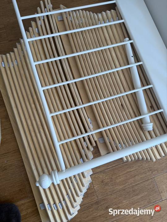 Łóżko IKEA 140x200 ze stelażem i materacem stan
