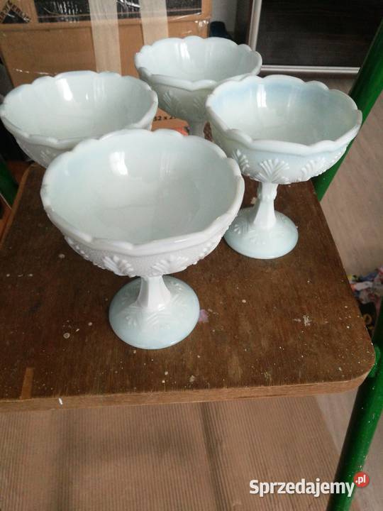Pucharki palemki lattimo prl Porcelana i szkło Choszczno