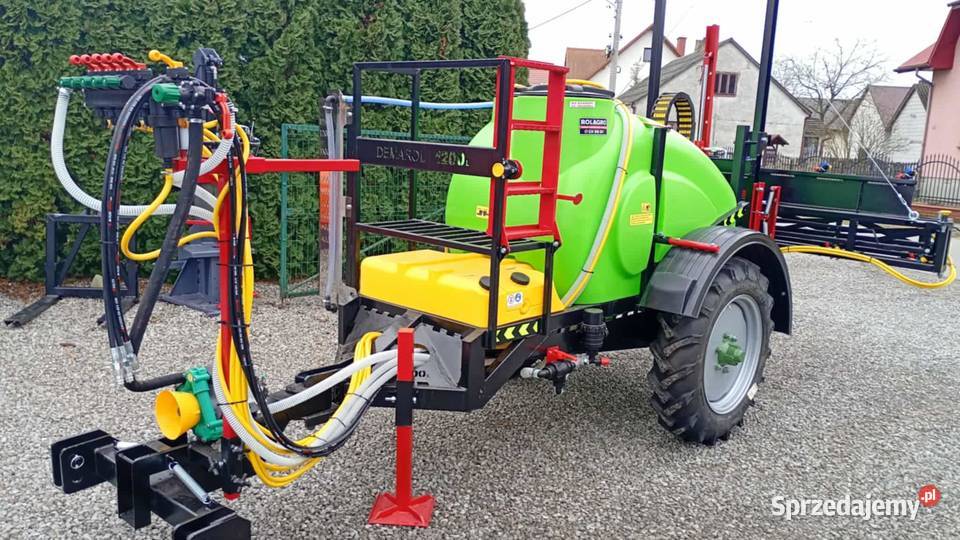 Opryskiwacz ciągany 1200 litrów 15 m lanca zawór sprzedam