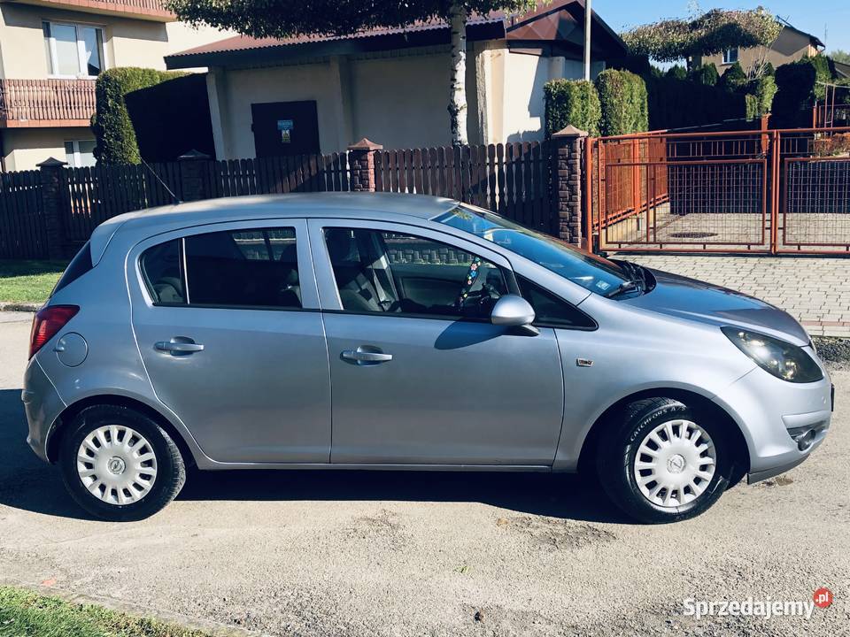 Opel CorsaD 12 16V 80 AUTOMATIC Przeworsk