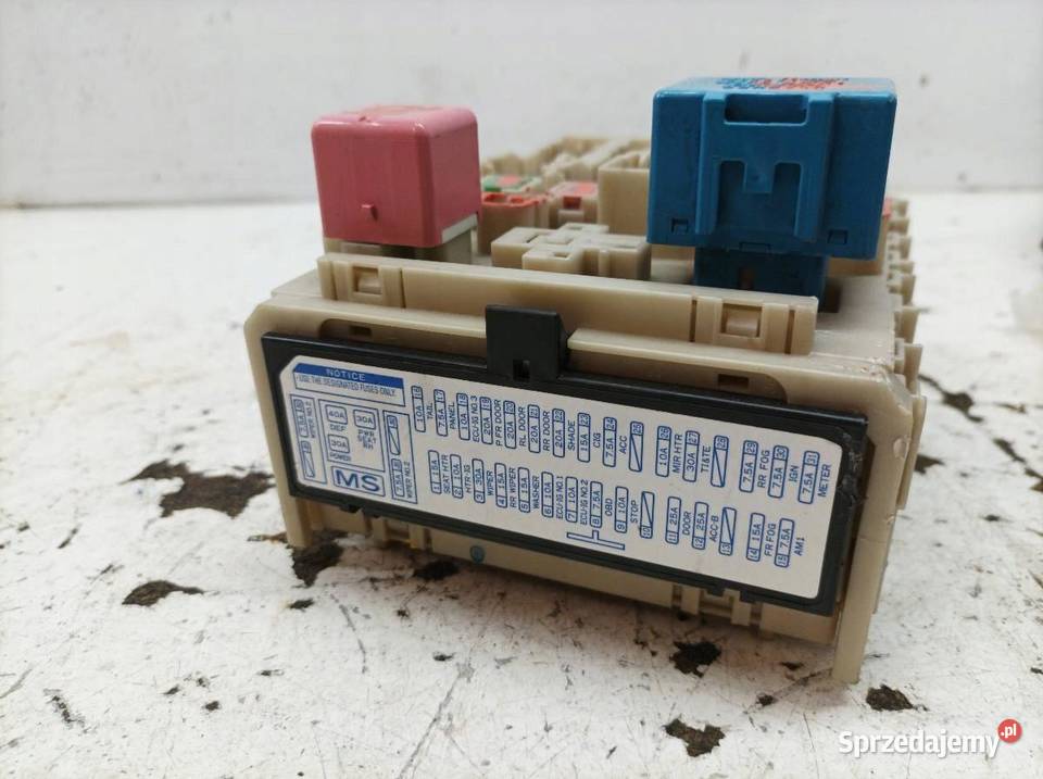 SKRZYNKA BEZPIECZNIKÓW 8273005140C 154111C02 20 osobowe