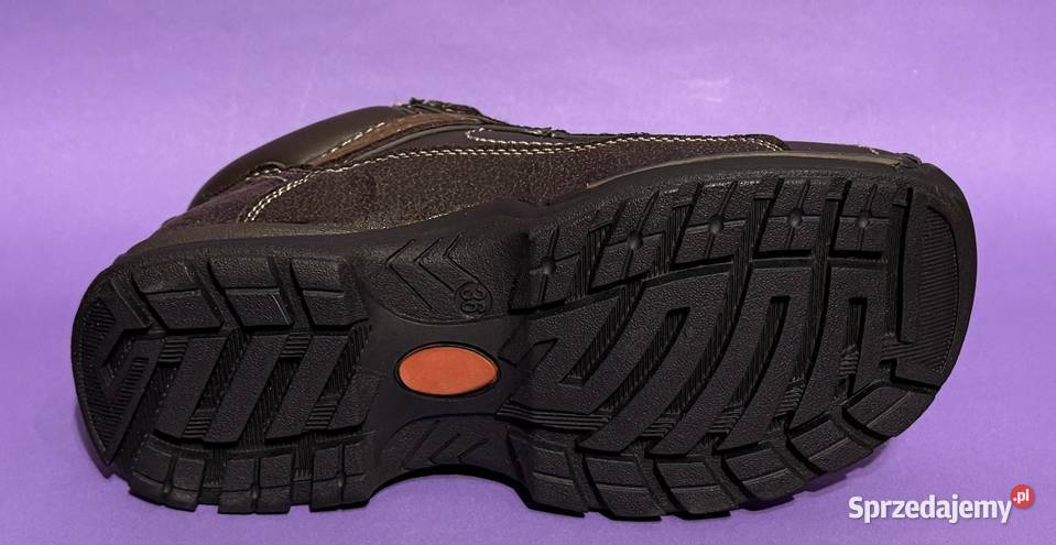 Brązowe młodzieżowe ocieplane buty rozmiar 39 sprzedam