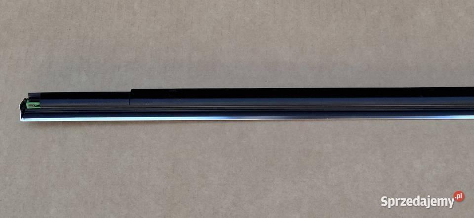 MERCEDES AKLASA W176 LISTWA ZGARNIAJĄCA PRAWY Kargowa