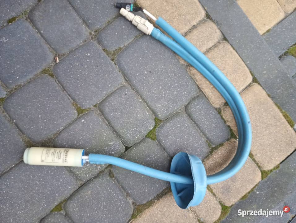 Pompka wody do zbiornika w przyczepie Łomża