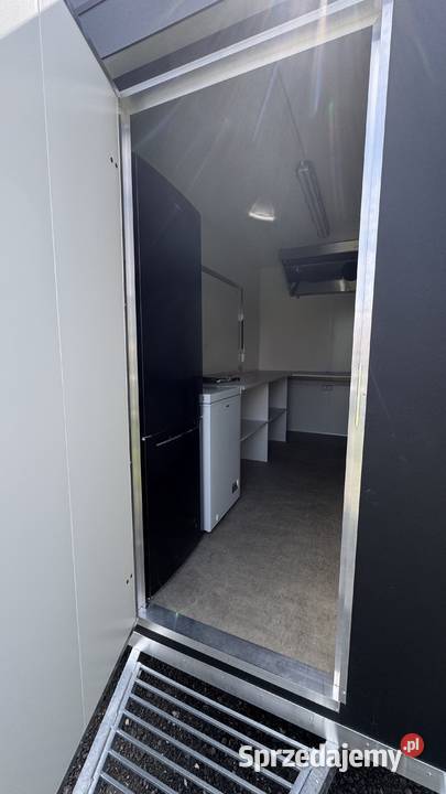 Przyczepa gastronomiczna 35m 2025 na wynajem